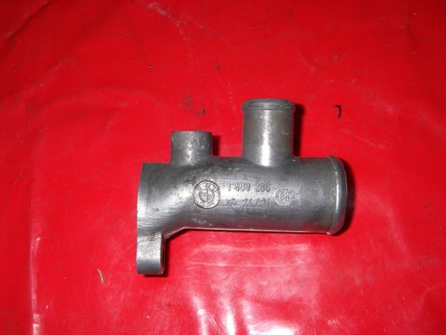 Thermostatgehäuse Motor Kühler Schlauchstutzen Stutzen Flansch 1460286 BMW K100