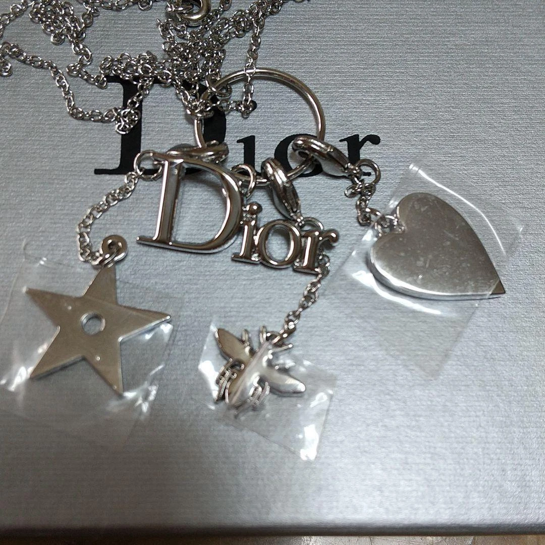 Dior top necklace letters