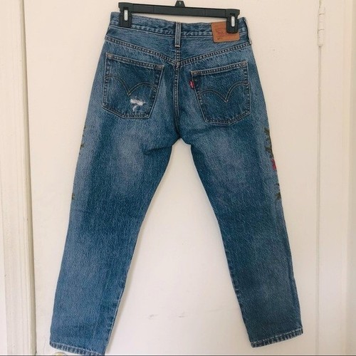 Jeans Levi's 501T ricamato floreale effetto invecchiato con bottoni e mosche - Foto 3 di 13
