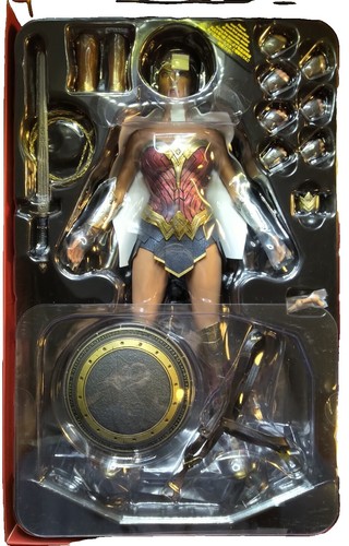 WW84: Golden Armor Wonder Woman 1/6th Figure (2023) Sideshow Hot