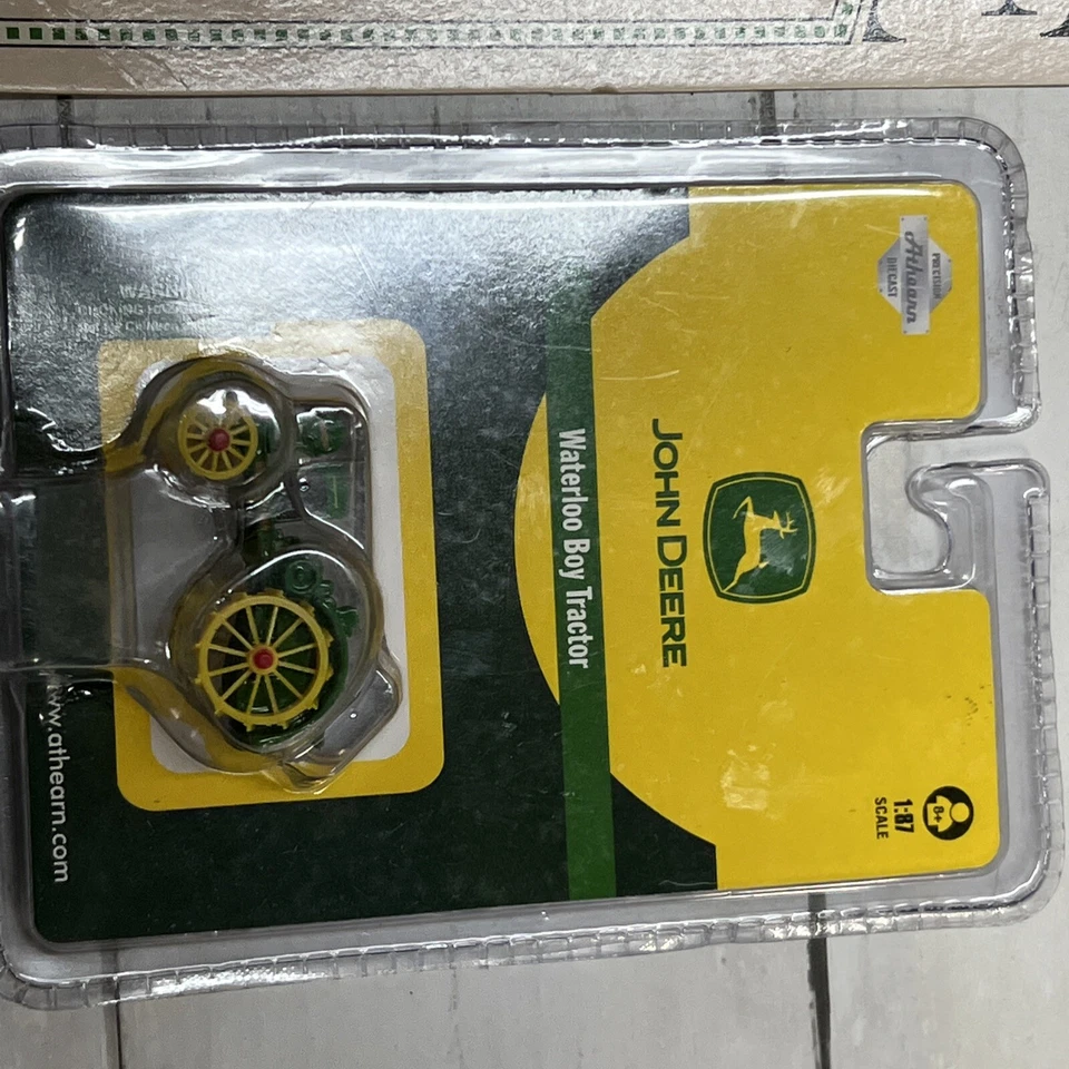 John Deere Lot of 2 Toy Tractors New In Box- 7702 And 5620- Years 2005 and 1996 - Image 2 of 4