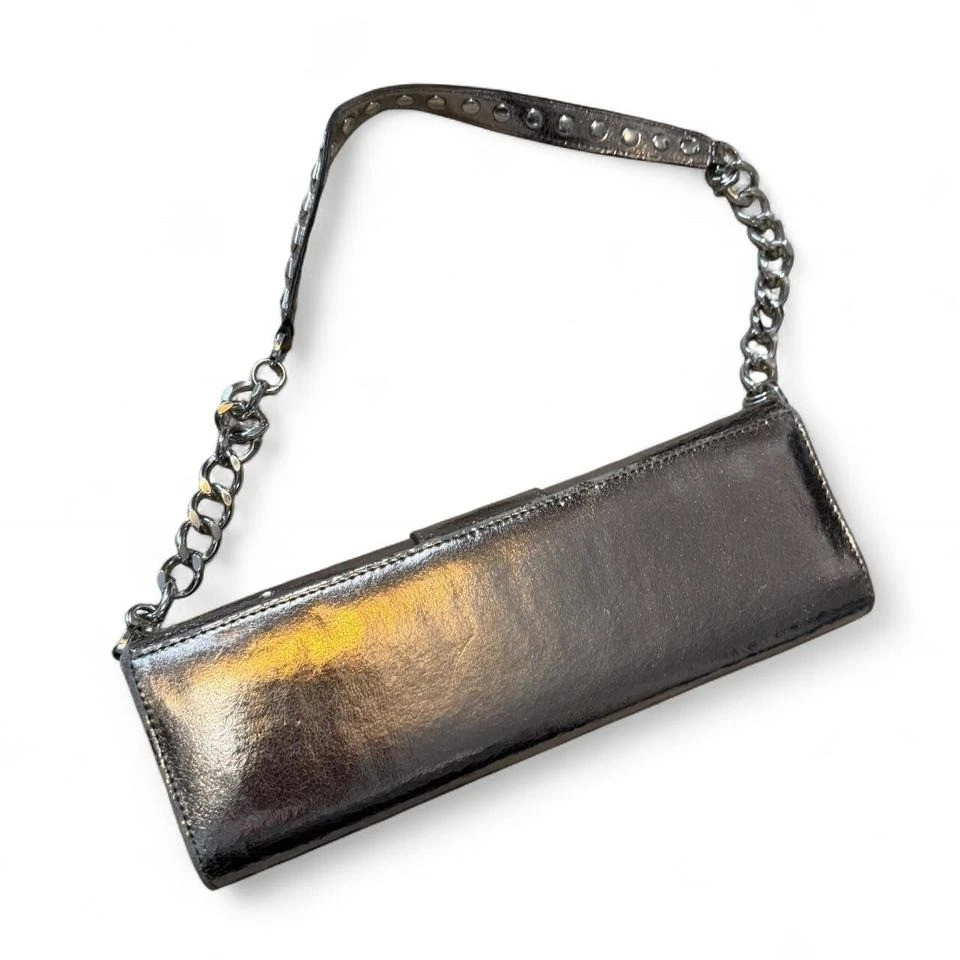 Cartera de cuero sintético metálico Y2K Guess Foto 2 de 4