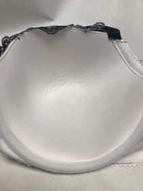 Victoria's Secret Lightly Lined Black Lace Trim Off White Color Bra Size 38 DDD