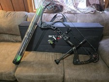 Mathews Monster MR6 Compound Bow 80lbs Right Hand Bow Hunting Black w/ Accessor…