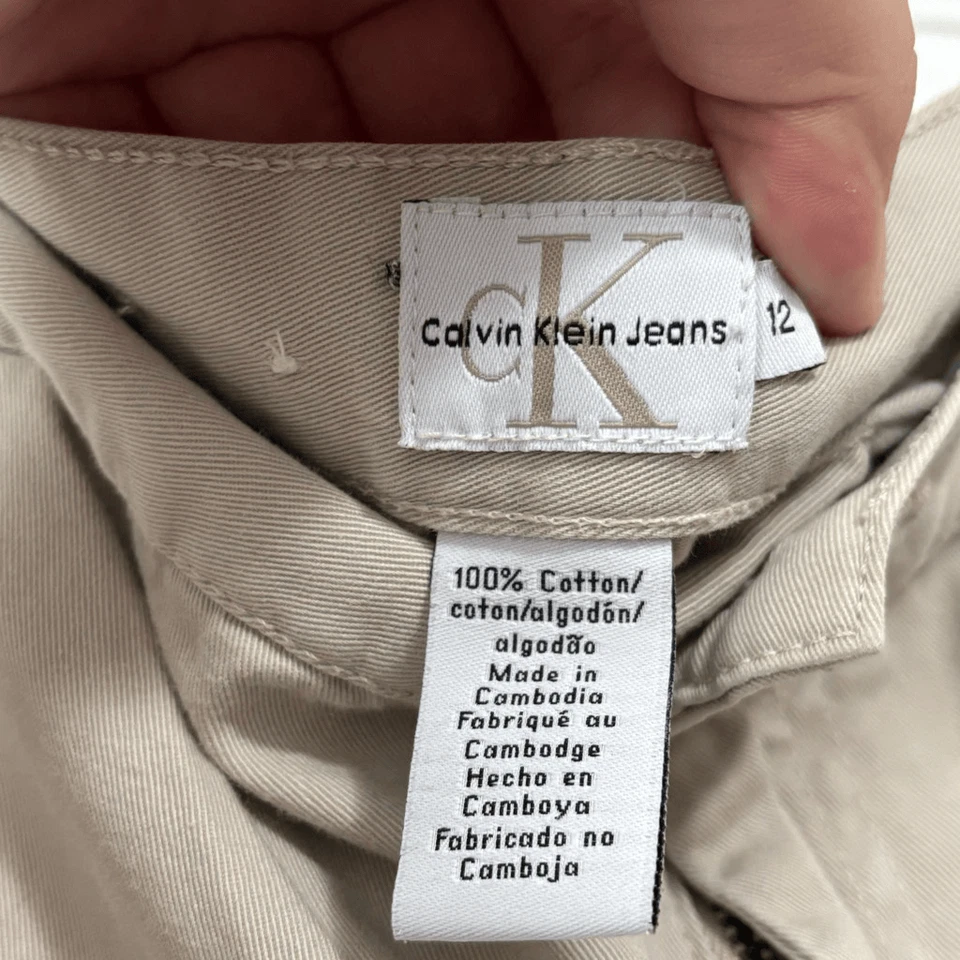 90’s Calvin Klein Vintage Cargo Shorts Size 12 - Image 2 of 4