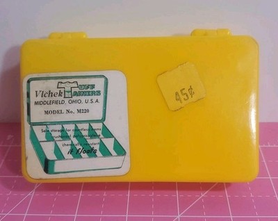 Vintage VLCHEK Plastics Adventurer  M220 Mini Floating Tackle Box Made In USA  S