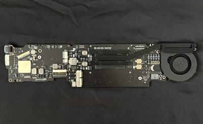 MacBook Air 11 inch A1465 2013 i5 1.3GHz 4GB Logic Board 661-7469