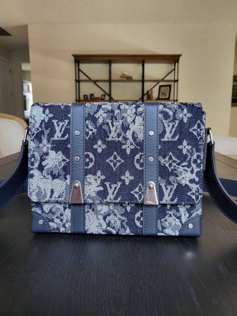 vuitton trunk messenger