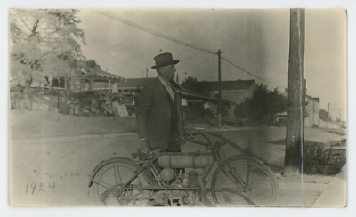 EARLY ELECTRIC BIKE 1924 PHOTO