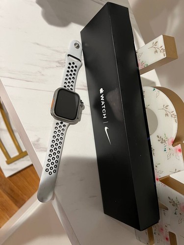 Apple Watch Series 7 Nike Edition - Zdjęcie 3 z 4
