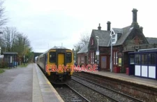 PHOTO  NORTHERN CLASS 156 NO. 156486 DEPARTING ASPATRIA RAILWAY STATION  PLATFOR