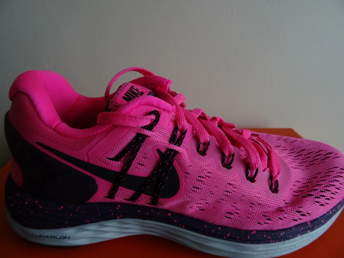 Nike pink sole trainers clearance