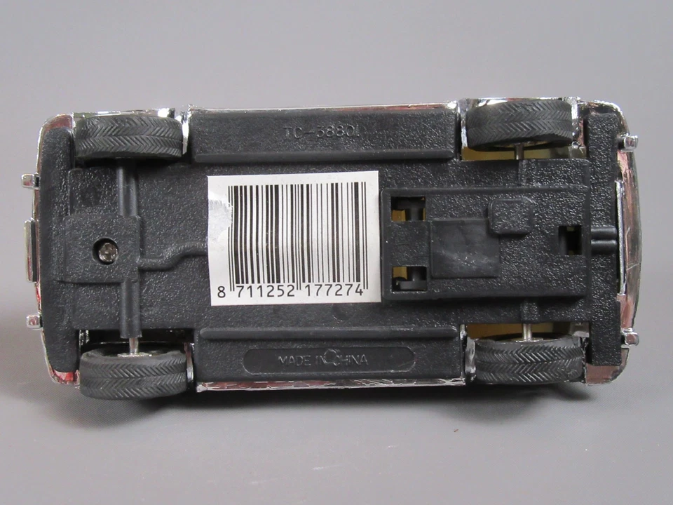 D652 Tai Cheong Toys Mini Cooper Mk I Romantic Heart Silver 1/34 Friction Ok - Image 4 of 4