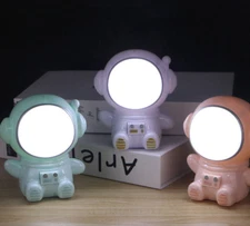 Led Creative Decoration Astronaut Desk Lamp Usb Rechargeable Astronaut Moon