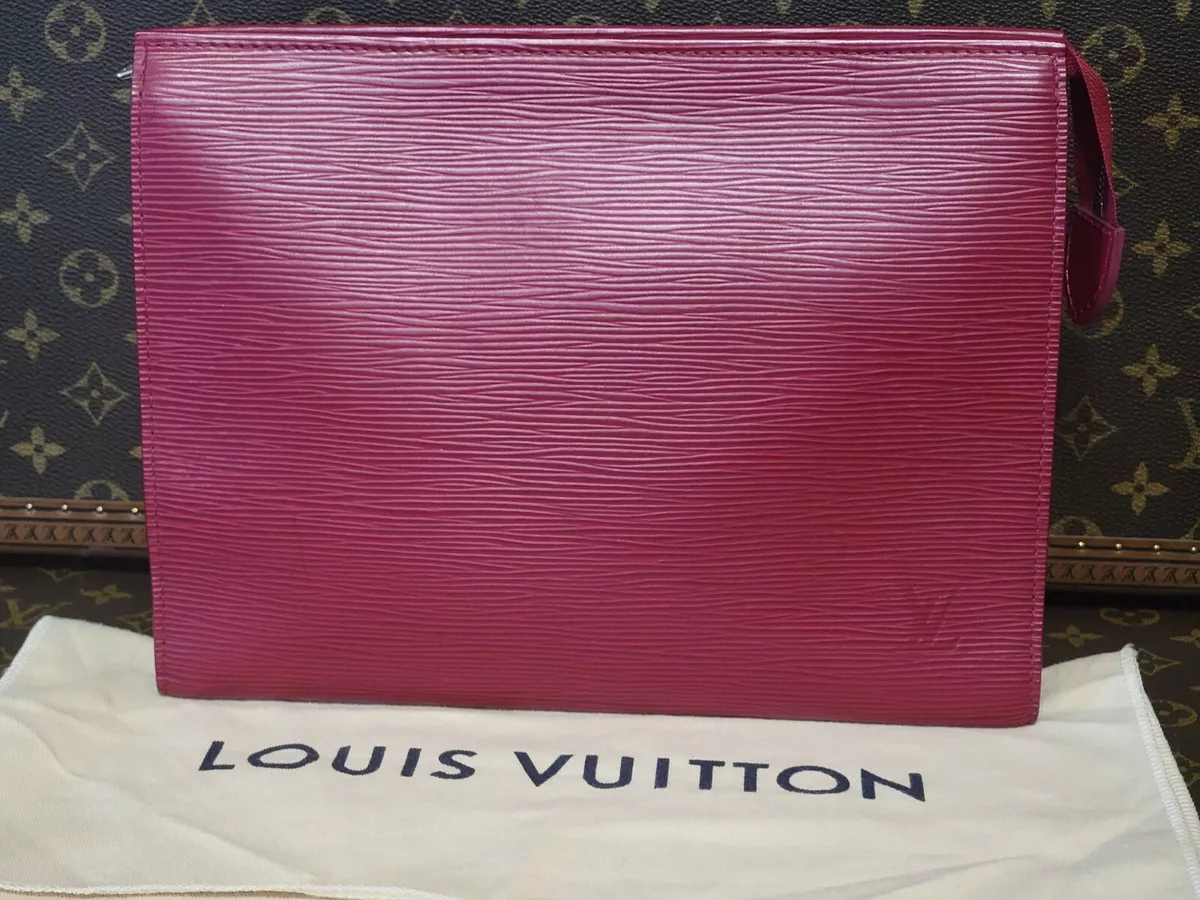 LOUIS VUITTON Toiletry Pouch 19 vs 26 Comparison