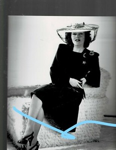 SUPER RARE!! VINTAGE 8X10 YOUNG ELEGANT SEXY GLORIA SWANSON PUBLICITY PHOTO!!