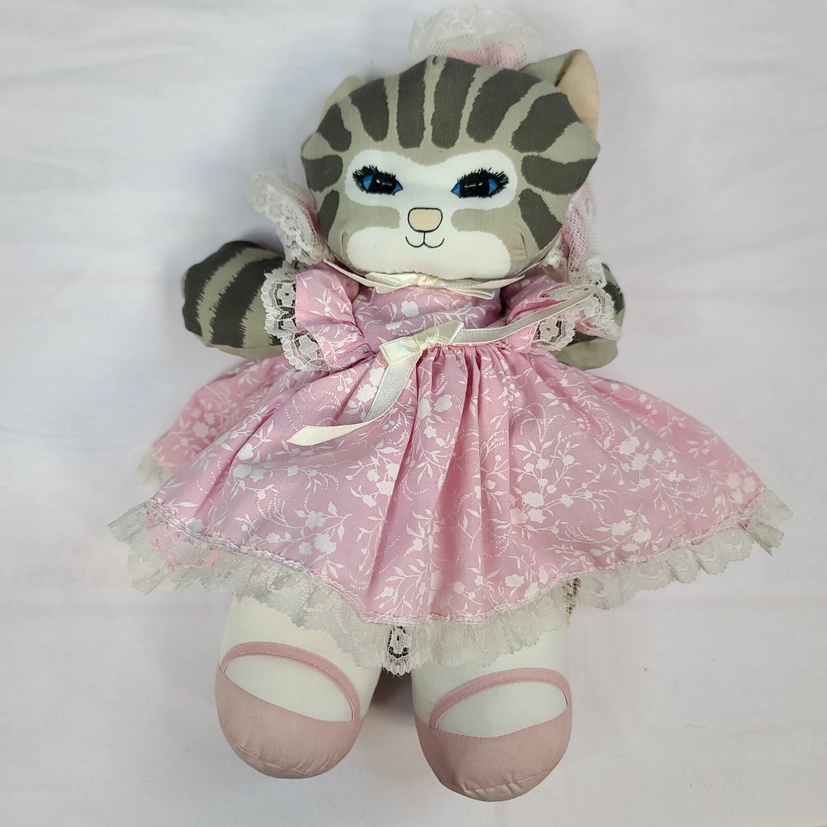 Vintage 1989 Applause Dustyn Schear Tabby Dolly Cat Pink Dress Hat