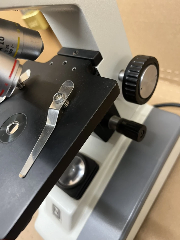 Microscopio compuesto óptico nacional Foto 3 de 4