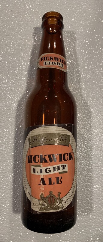 12 OZ PICKWICK LIGHT ALE BEER BOTTLE LABEL HAFFENREFFER BOSTON MASSACHUSETTS MA