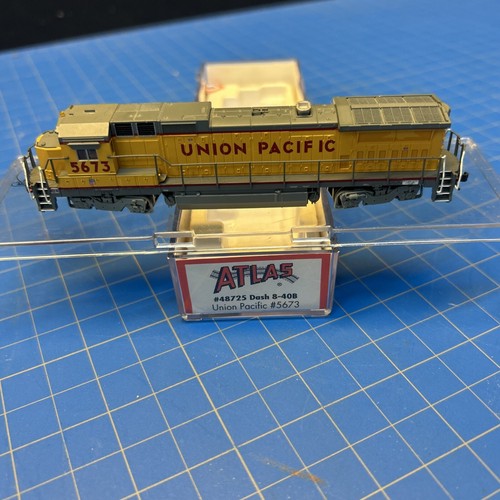 Atlas 48725 N Scale Dash 8-40B Locomotive Decoder Ready - Union Pacific ...