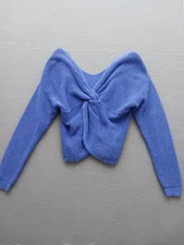 Moon & Madison Women's Casual Sweater L Blue Solid Twist Back Trendy