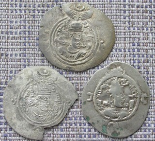 Eine Gruppe von 3 sasanischen Silberdrachmen von KHSURU II 590 628AD