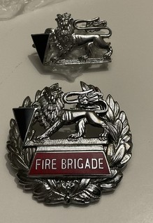 Original Obsolete UKAEA Fire Brigade Atomic Energy Authority Cap Badge Collar