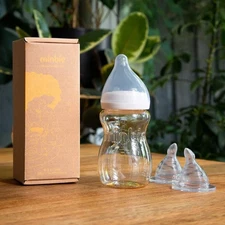 MINBIE 7oz BABY BOTTLE KIT W/3 BREAST LIKE SILICONE NIPPLES (3 Month kit) Sealed