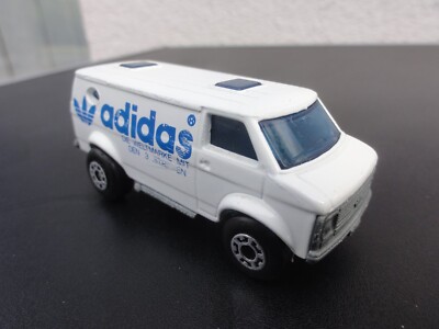 MATCHBOX SUPERFAST CHEVROLET VAN ADIDAS  Nr 68