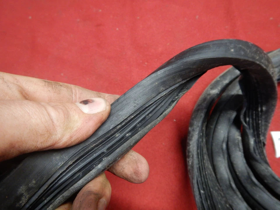 NOS 54 55 56 57-59 STUDEBAKER WAGON REAR WINDOW SEAL WEATHER STRIP GASKET BACK - Image 4 of 4