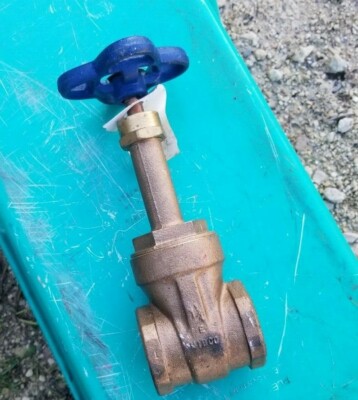 NIBCO Brass 1 1/4'' Threaded Gate Valve 125 SWP 200 CWP 
