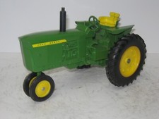 1/16 JOHN DEERE 3020 plastic rims, long filters, alternator 1968-72 vintage 4