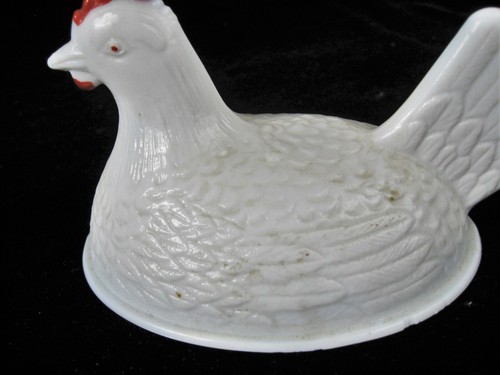 Hazel-Atlas Red Combed Milk Glass Hen 5" Covered Dish - 1940's - Picture 6 of 9