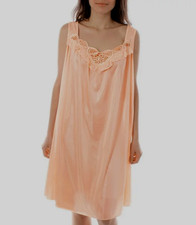 NWT LATI FASHION Womens' Silky Looking Embroidered Nightgown Peach Size-M