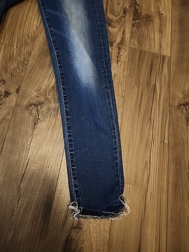 Buckle Jeand Größe 4 27 Taille Bündchen Distressed Damen Jeans - Bild 2 von 7