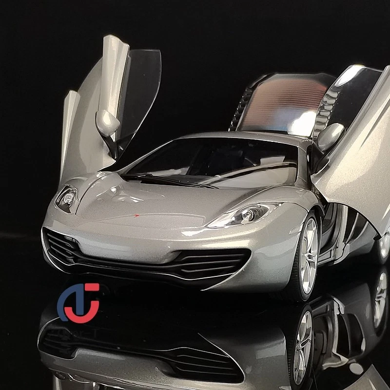 AUTOart 1/18 McLaren MP4 12C simulation metal alloy car model - Image 2 of 4