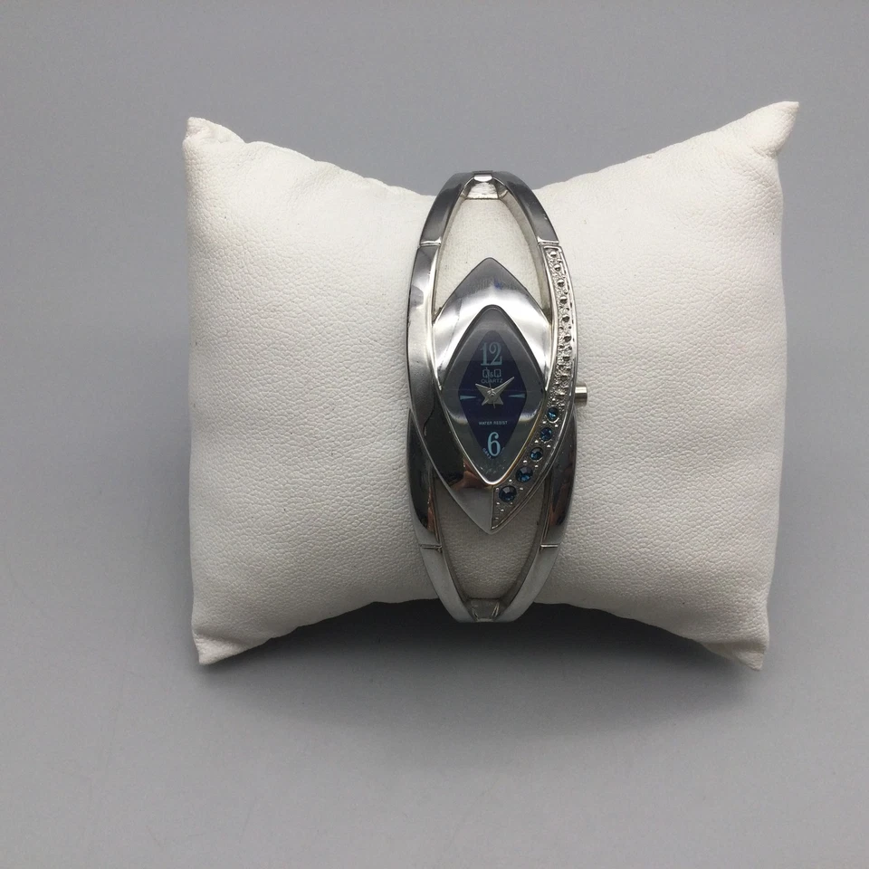 Q&Q Reloj Brazalete Mujer 21mm Tono Plata Cristales Azul Ovalado Batería Nueva 6.75" Foto 2 de 4