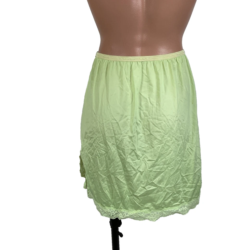 Gaymode 霓虹石灰绿色裙子懒人尼龙花边尺寸中号短复古 20 世纪 60 年代 — 第 2/4 张图片