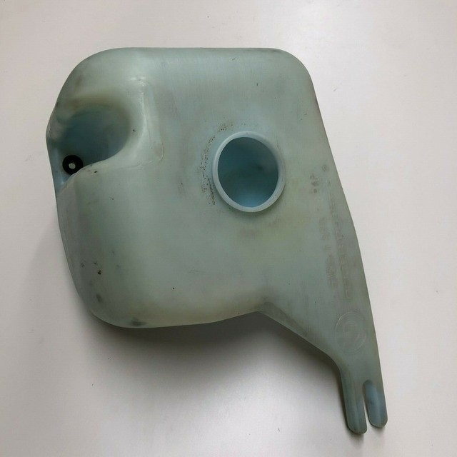 BMW E30 320 325 M3 OEM WINDSHIELD WIPER WASHER FLUID CONTAINER