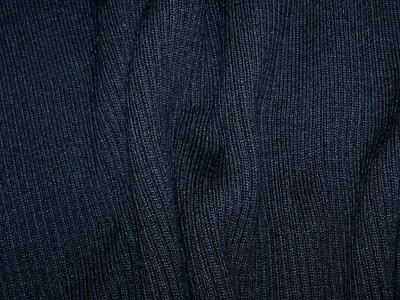 Schwarzer gestrickter Baumwollstoff grob schwer gerippt von m für Strickwaren, Pullover