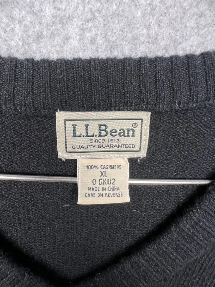 LL Beans Cashmere V-Neck Knit Pullover Sweater Mens XL Black Classic Simple - Image 3 of 4