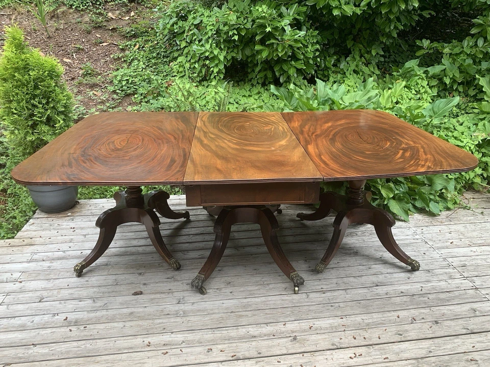 Mesa de comedor Regency años 1800 tres pedestales Foto 3 de 4