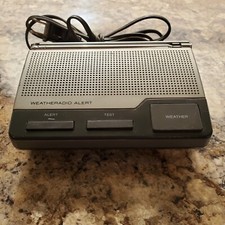 RADIO SHACK Weather Alert Radio 3 channel w/9-Volt backup. Model 12-240. TESTED 