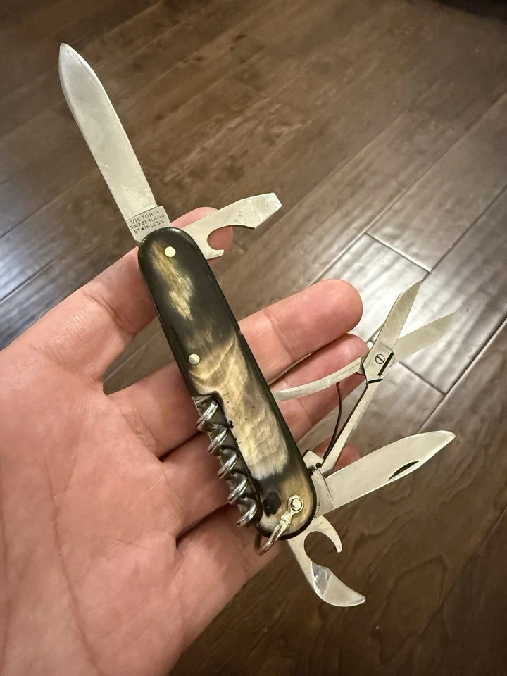 De colección Victorinox President Army Suisse en cuerno / Remaches expuestos / Fianza / 91 mm Foto 3 de 4