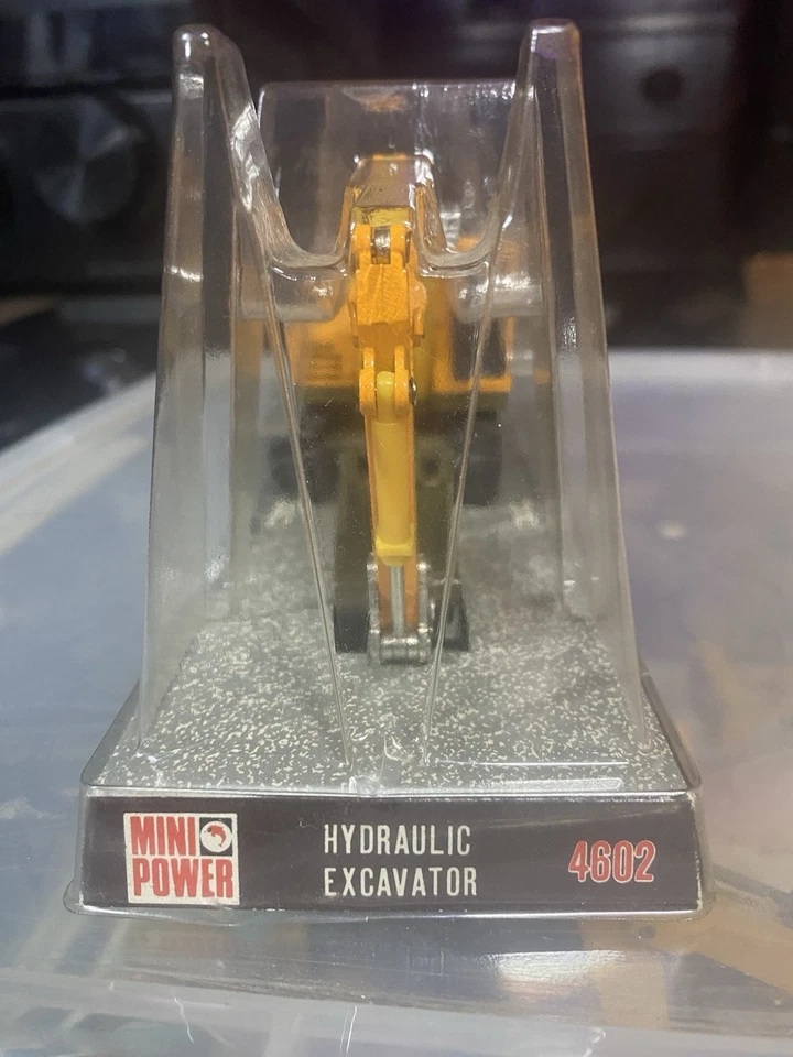 Shinsei Mini Power #4602 Komatsu Hydraulic Excavator12-Ht - Image 3 of 4