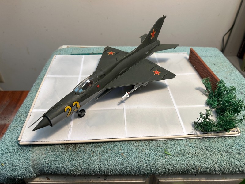 1/48 BUILT MIG-21PF COLD WAR DEFENSE FIGHTER