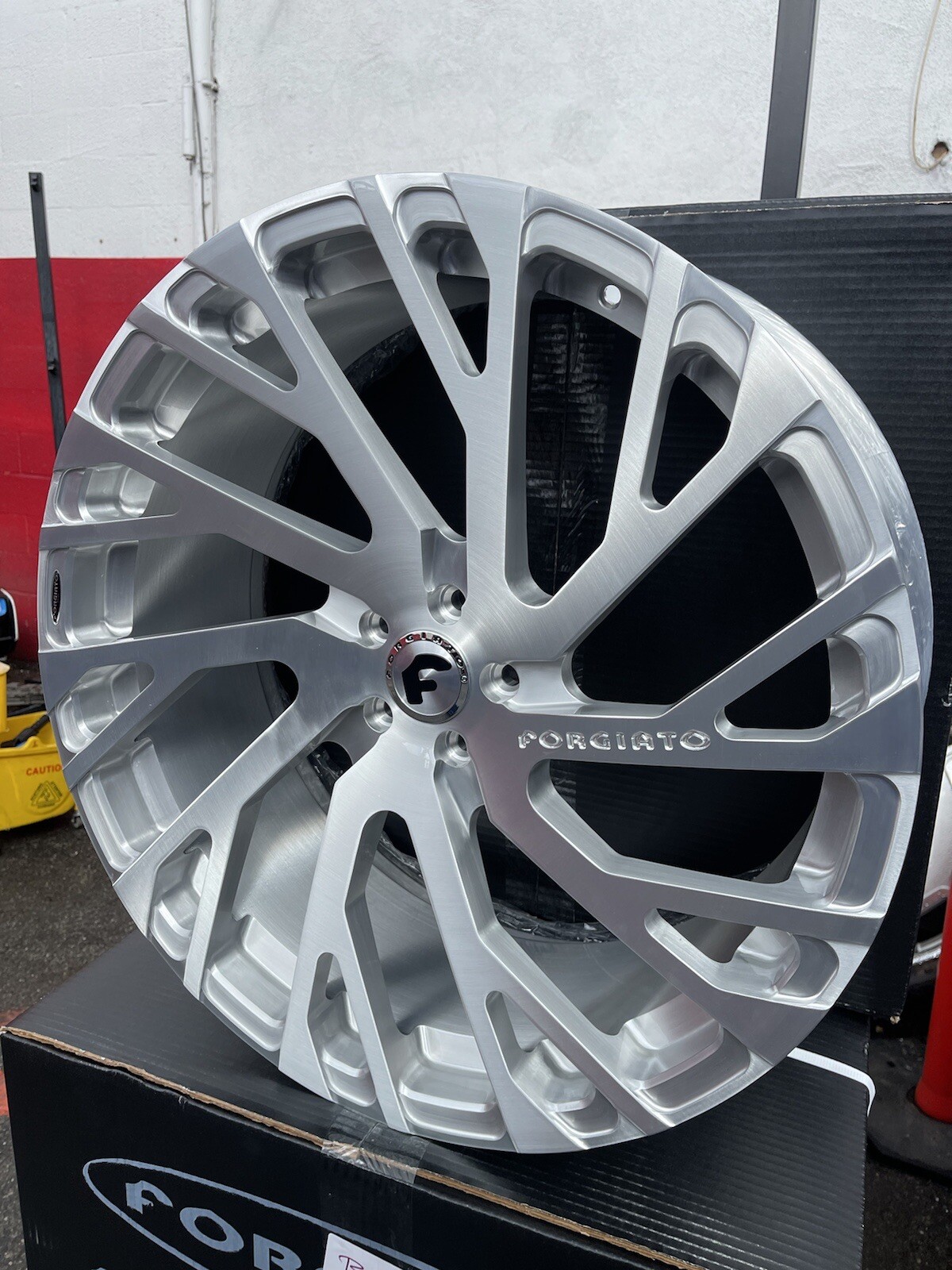24x9-10  FORGIATO SINCRO-M BMW MERCEDES BENZ S550 AUDI ROLLS ROYCE DEAL