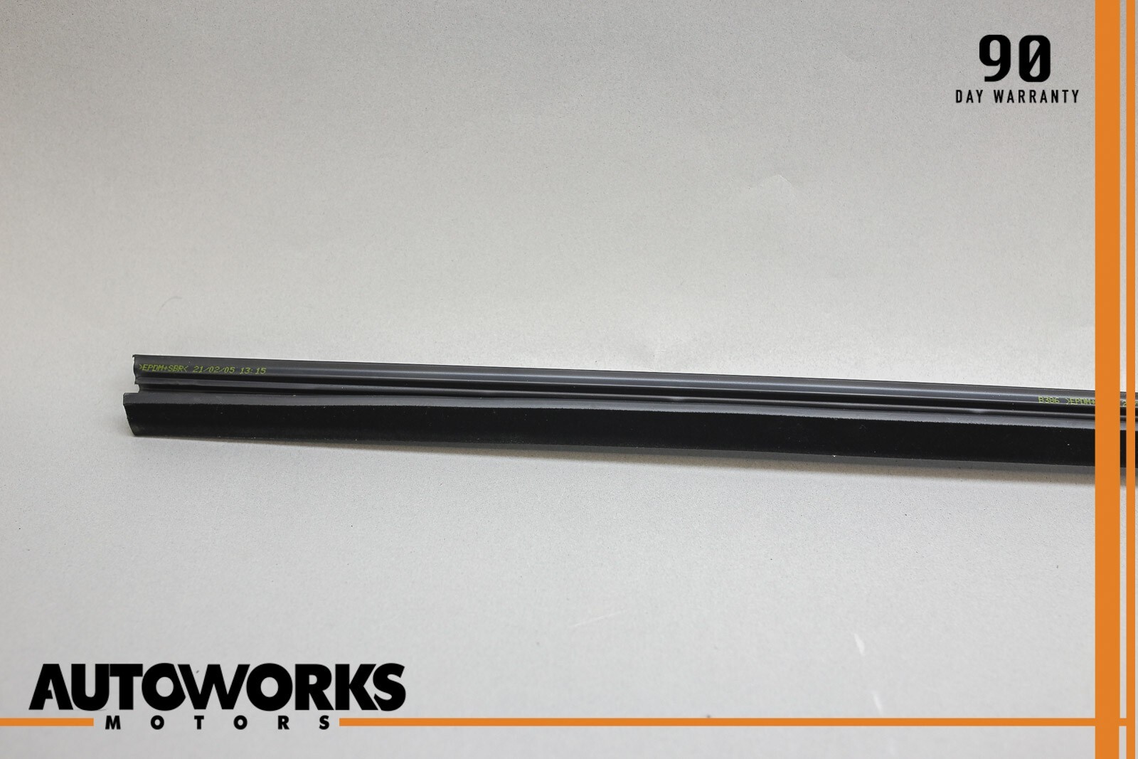 04-08 Maserati Quattroporte M139 Front Right Side Door Window Molding Seal OEM