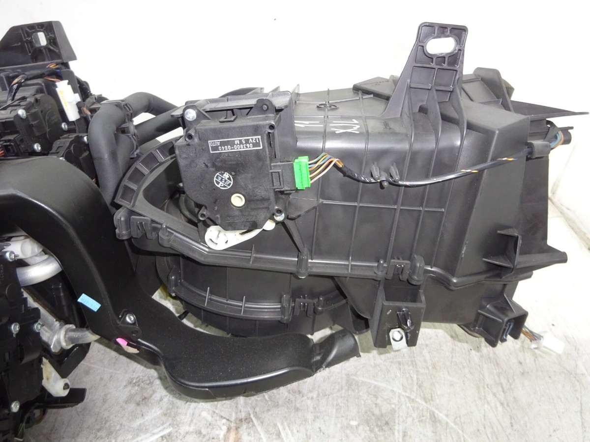 2010-2015 Jaguar XJ XJL HVAC Heater Core Housing Box OEM DE230116