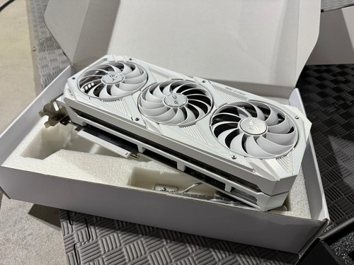 Carte graphique ASUS ROG Strix GeForce RTX 3080 OC White Edition 10 Go GDDR6X - Photo 5/7
